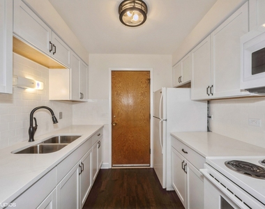 5102 N Leonard Drive - Photo Thumbnail 1