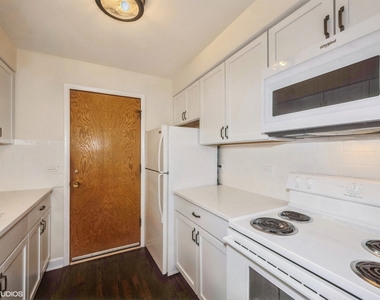 5102 N Leonard Drive - Photo Thumbnail 3