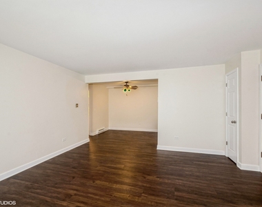 5102 N Leonard Drive - Photo Thumbnail 10