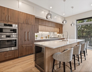 3951 N Wayne Avenue - Photo Thumbnail 6