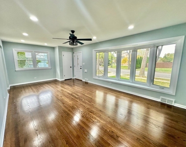 8129 W Courtland Avenue - Photo Thumbnail 1
