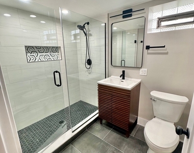 8129 W Courtland Avenue - Photo Thumbnail 7