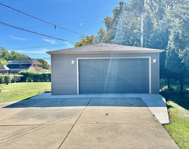 8129 W Courtland Avenue - Photo Thumbnail 11