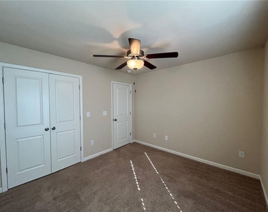367 Highland Pointe Circle E - Photo Thumbnail 13