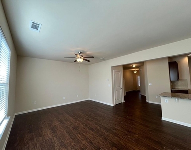 367 Highland Pointe Circle E - Photo Thumbnail 4