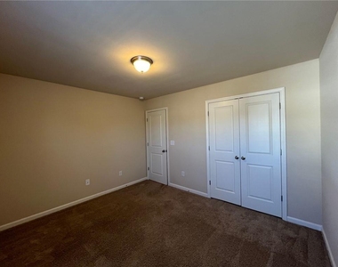 367 Highland Pointe Circle E - Photo Thumbnail 12