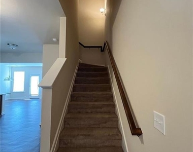 367 Highland Pointe Circle E - Photo Thumbnail 7