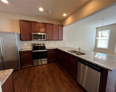 367 Highland Pointe Circle E - Photo Thumbnail 1