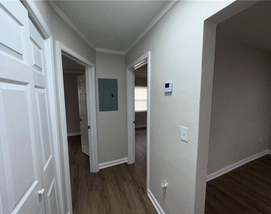 207 South Avenue Se - Photo Thumbnail 7