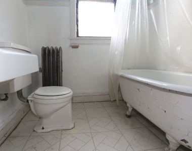1923 W Winnemac Avenue - Photo Thumbnail 17
