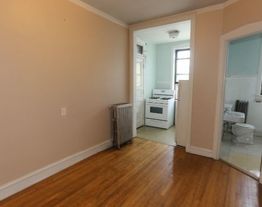 1923 W Winnemac Avenue - Photo Thumbnail 3