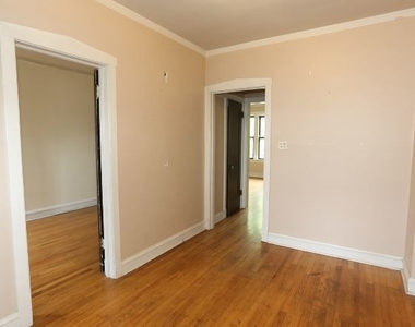 1923 W Winnemac Avenue - Photo Thumbnail 7