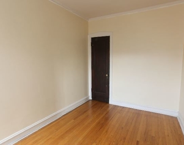 1923 W Winnemac Avenue - Photo Thumbnail 15