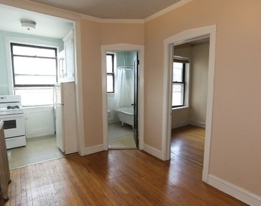 1923 W Winnemac Avenue - Photo Thumbnail 5