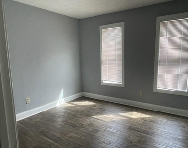 6721 Trafalger Square - Photo Thumbnail 11