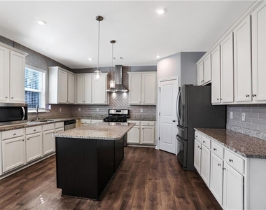 7139 Southface Way - Photo Thumbnail 10