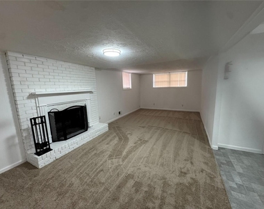 956 Slash Pine Road - Photo Thumbnail 3