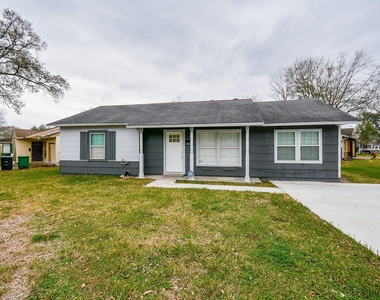 6422 Sherwood Drive - Photo Thumbnail 1
