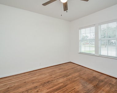 6422 Sherwood Drive - Photo Thumbnail 13