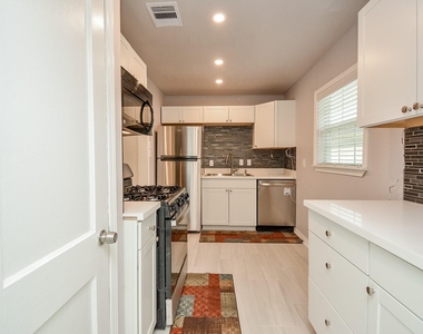 6422 Sherwood Drive - Photo Thumbnail 11