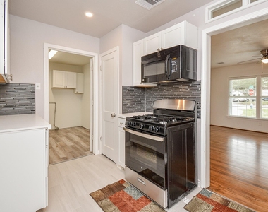 6422 Sherwood Drive - Photo Thumbnail 8