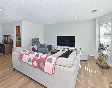 250 Larch - Photo Thumbnail 6