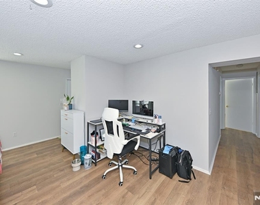 250 Larch - Photo Thumbnail 8