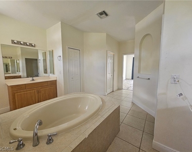 809 Lincoln Avenue - Photo Thumbnail 6