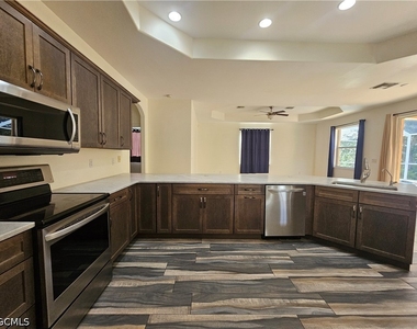 809 Lincoln Avenue - Photo Thumbnail 17