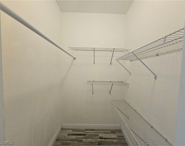 809 Lincoln Avenue - Photo Thumbnail 5