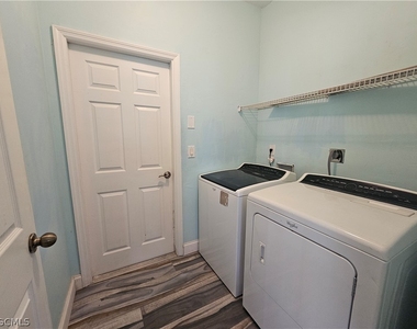 809 Lincoln Avenue - Photo Thumbnail 11