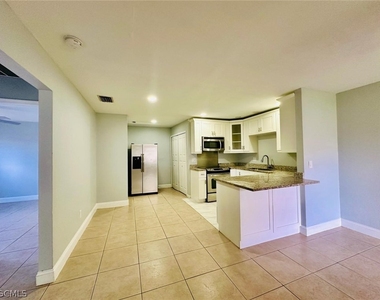 709 Se 8th Terrace - Photo Thumbnail 2
