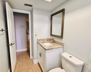 709 Se 8th Terrace - Photo Thumbnail 9