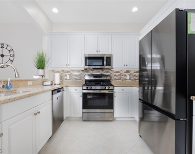 3181 Cottonwood Bend - Photo Thumbnail 7