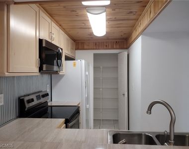 1069 Villa Drive - Photo Thumbnail 17