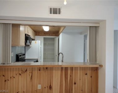 1069 Villa Drive - Photo Thumbnail 18