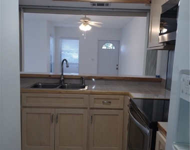 1069 Villa Drive - Photo Thumbnail 16