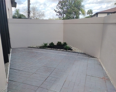 1069 Villa Drive - Photo Thumbnail 10