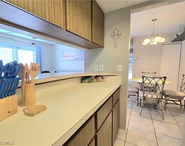 3303 Prince Edward Island Circle - Photo Thumbnail 15