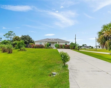 9012 S Indio Court - Photo Thumbnail 5