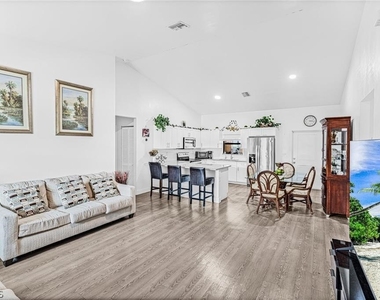 9012 S Indio Court - Photo Thumbnail 9