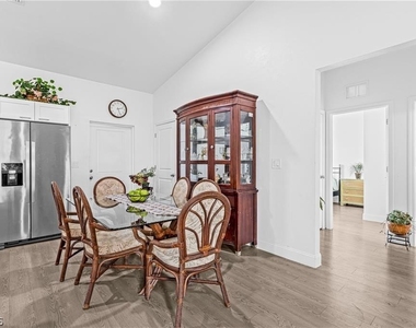 9012 S Indio Court - Photo Thumbnail 13