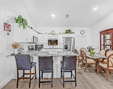 9012 S Indio Court - Photo Thumbnail 15