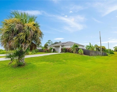 9012 S Indio Court - Photo Thumbnail 6