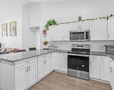 9012 S Indio Court - Photo Thumbnail 17