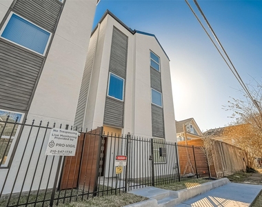 1718 Hardy Street - Photo Thumbnail 1