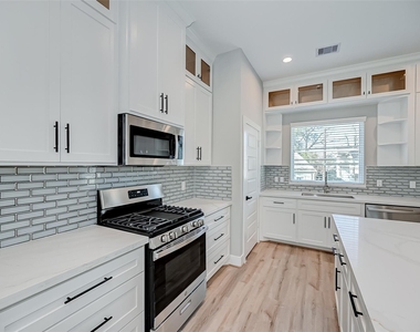 1718 Hardy Street - Photo Thumbnail 10