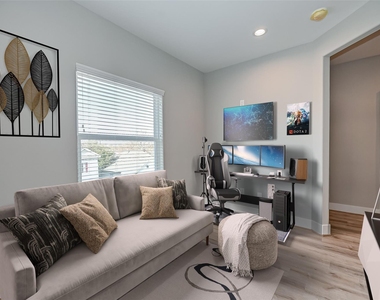 1718 Hardy Street - Photo Thumbnail 20