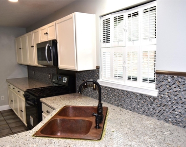 21022 Creek Edge Court - Photo Thumbnail 5