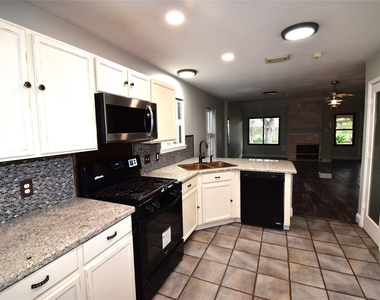 21022 Creek Edge Court - Photo Thumbnail 7